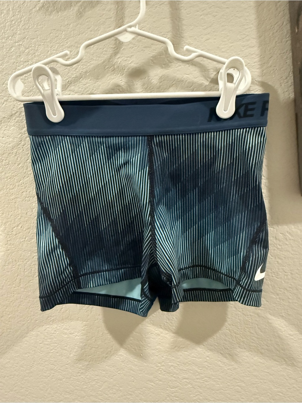 Nike Girls' Teal and Navy Striped Athletic Leggings